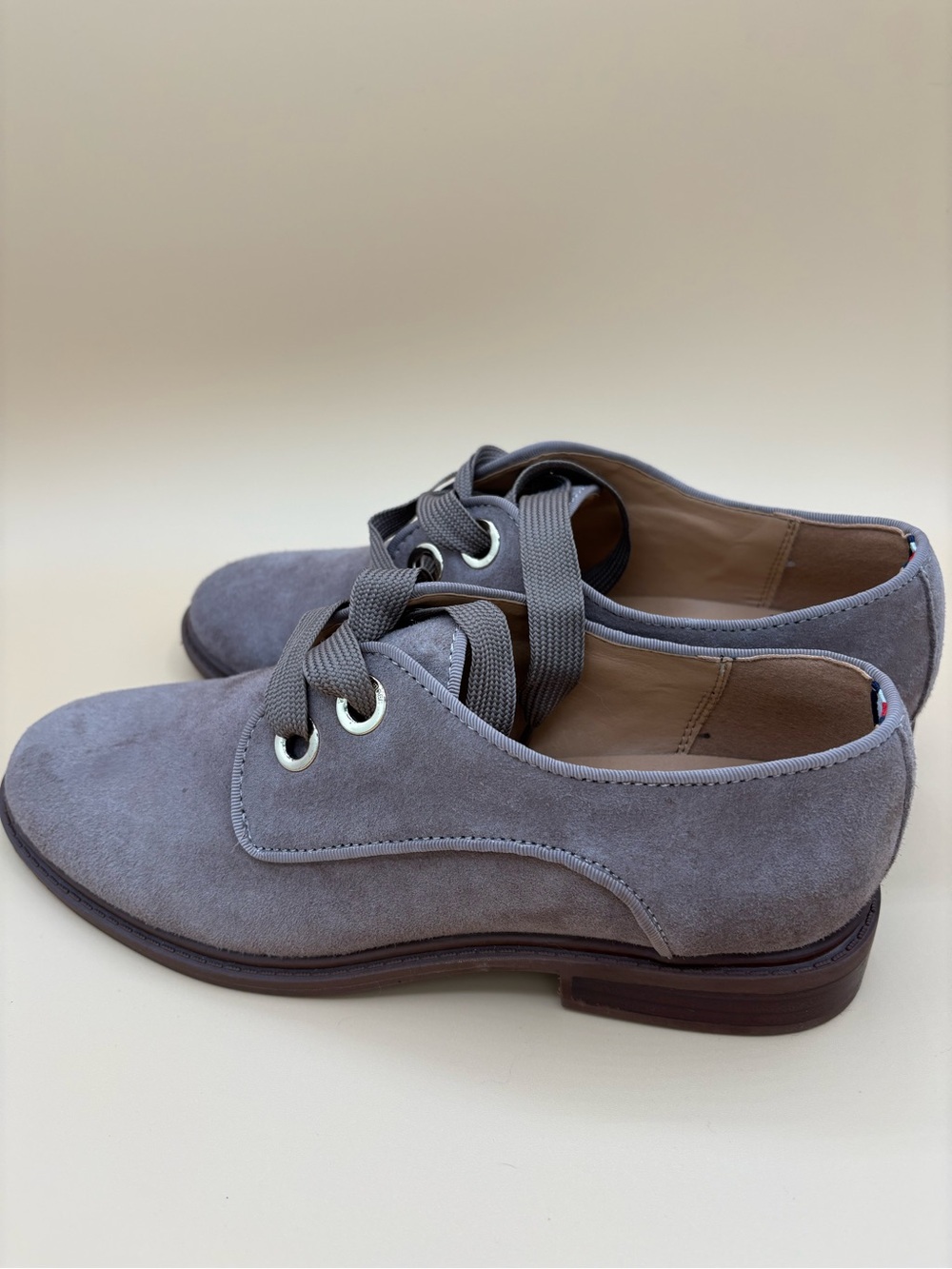Tommy Hilfiger Jouston Suede Oxford Shoes Womens 7.5 Taupe Preppy Academia